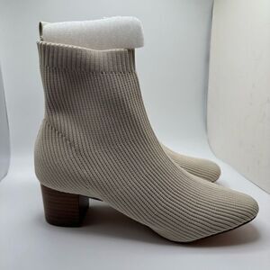 CUSHIONAIRE Women's Neely Stretch bootie +Memory Foam 8 WIDE IVORY
